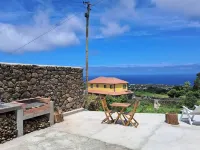 Biscoitos Top View apartment overlooking the sea with AC and very fast Wi-Fi Hotel a Praia da Vitória