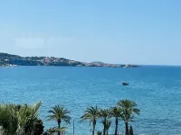 Unique in the region, prestigious 100m2 seafront apartment with enchanting view
