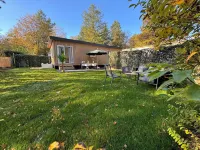 Forest view holiday house with private jacuzzi Hotels in Hoenderloo