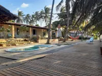 House in Praia do Coqueiro, facing the sea, close to the best tents. Các khách sạn ở Coqueiro