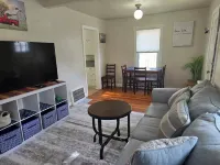 Charming 2-bedroom cottage in Craig--Walk to Shops, Dining & Downtown Activities Hotels in Craig