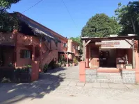 equipped and ventilated studio in the heart of the city and nature Hotels in 