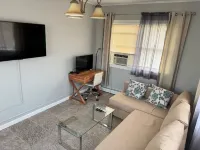 Cozy ocean block condo