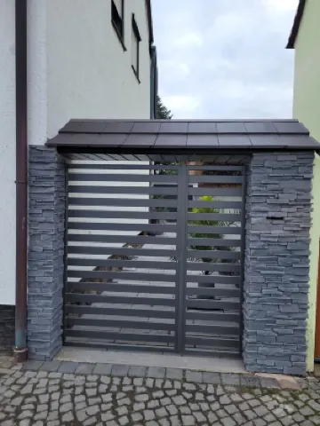 Beautiful apartment, on the first floor of my own home, with garden access and pool