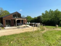 La Cabane du Petit Moulin Hotels in Bressuire