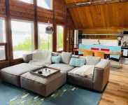 Waterfront Burton Loop - The Very Best Of Vashon, cozy cabin with a harbor view.