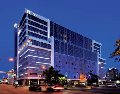 1 Bedroom Luxury Bi-Level Condo in Downtown Buffalo - Rooftop Bar, Bowling Alley