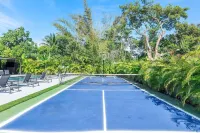 GoldLuxe with Outdoor Paradise