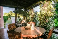 A quiet corner in the Roman countryside, among olive trees and vineyards. Hotel di Velletri