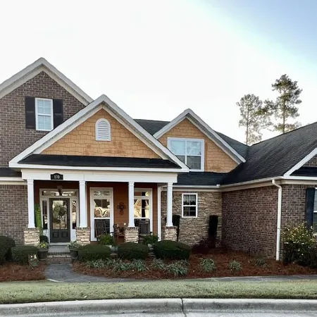 Nice private neighborhood. House is about 7 miles from the master . Charming