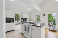 Mere Point Coastal Cottage