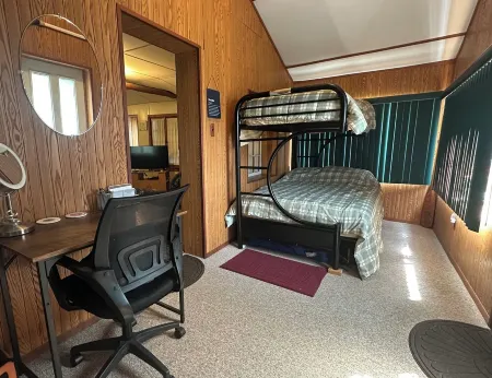 Charming Cabin Near Houghton Lake in Peaceful Prudenville with Heat!