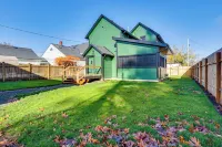 Walk to Independence Theatre: Dtwn Retreat!