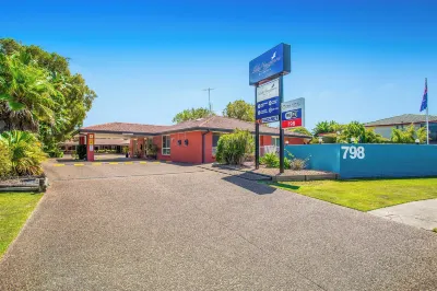 Lake Macquarie Motor Inn Hotels near Trinity Point Marina