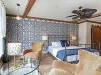 Elle & Beck's Second Floor Suite Overlooking Historic Main Street In Galena, IL Hotels in Galena