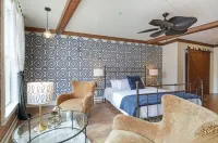 Elle & Beck's Second Floor Suite Overlooking Historic Main Street In Galena, IL