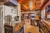 Dog-Friendly Kings Beach Log Cabin w/ Hot Tub! - 무료 와이파이