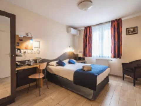 Logis Hotel au Tambour Hotels in Reims