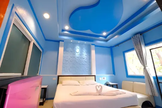 ห้องดีลักซ์ เตียงใหญ่ 1 เตียง