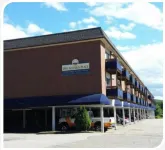 Beautiful 1 Bedroom Condo-Lake Views. Now Offering Monthly Rental Prime Location