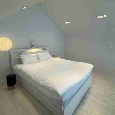 Ganghwado Ortun Pool Villa Pension Rooms