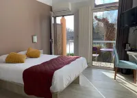 Hôtel l'Ile du Saussay Hotels in Champcueil