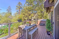 Chic Lake House w/ Furnished Deck & Hot Tub!