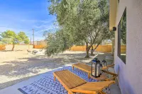 Modern Joshua Tree Bungalow with Fire Pit and BBQ! - 3-Star