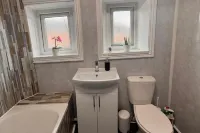 Grantham House - Sleeps 6 - Pet Friendly - Parking - 2-Sterne