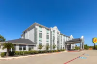 Super 8 by Wyndham San Antonio/Alamodome Area Hotels in San Antonio