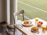Mantra PortSea - breakfast