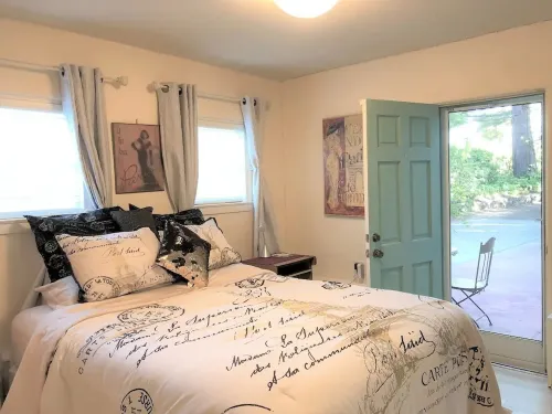 Private Cozy suite in Los Gatos -Saratoga  walking distance to downtown..