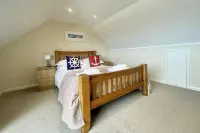 2Bed Maisonette-Sleeps 4-Balcony Sea Views Wifi
