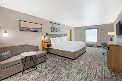 Sleep Inn & Suites Hotels near Cumberland River Bicentennial Trail Parking