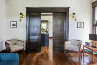 Charles on 11th - Beautifully Restored Historic Southside Home, Walkable, Perfect for Groups - Homestays