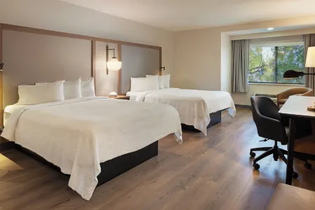 Fairfield Inn Sacramento Cal Expo Отели рядом с достопримечательностью «McClatchy Library»