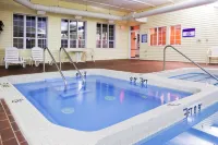 Holiday Inn Express ST. IGNACE-LAKE FRONT by IHG - Hot Tub