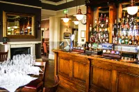 Royal Hotel by Greene King Inns - Quầy bar