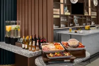 Embassy Suites by Hilton Madison Downtown - Breakfast