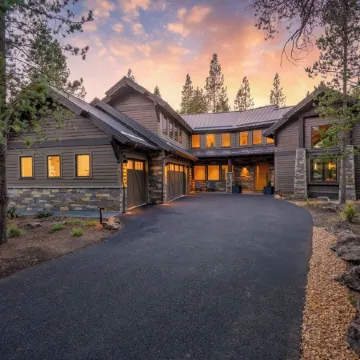 Alpine Lodge Sunriver, 5 Br Luxe, Sharc, Hot Tub, King Suites, EV, Ft Rock Park