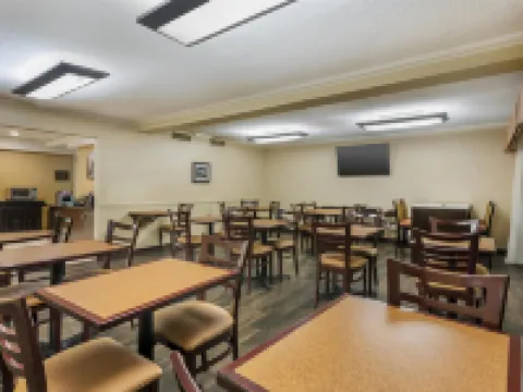 Best Western Plus Garden Court Inn Hotels in Fremont