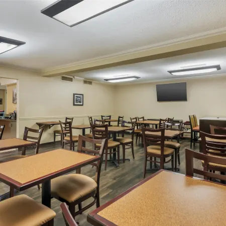 Best Western Plus Garden Court Inn