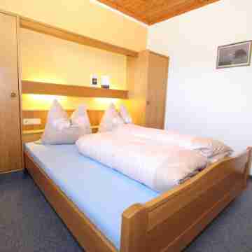 Large Apartment in Maria Alm with Terrace Rooms