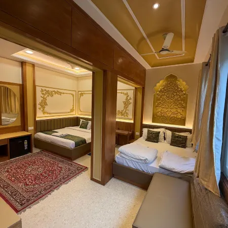 Hotel Temple on Ganges