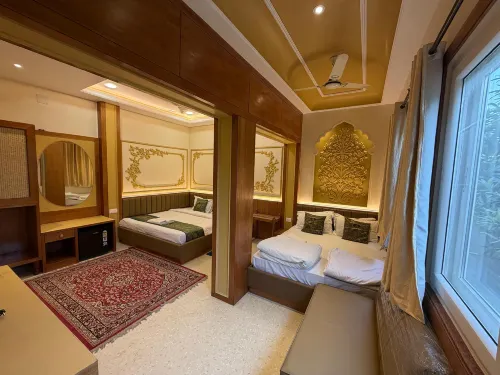 Hotel Temple on Ganges