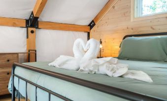 Hidden Hollow - Desirable Ozark Glamping!