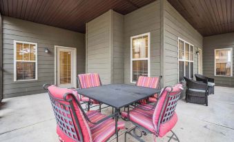 Silver Dollar Hideaway in Stonebridge Community