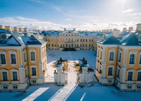 Grand Hotel Kempinski Riga Отели рядом с достопримечательностью «Brīvības Piemineklis»
