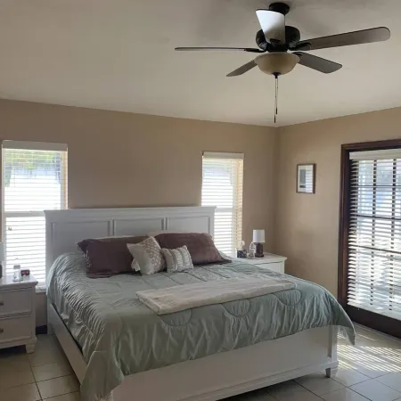 King BED Hottub Palm Coast