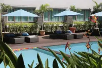 Aston Tropicana Hotel Bandung - Pool